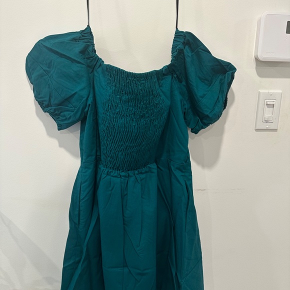 Classy emerald cocktail dress - Picture 2 of 4